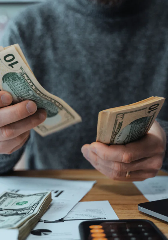 Druga podwyżka minimalnej - wynagrodzenia dla specjalistów też idą w górę. Świętują w branży inżynierii i administracji