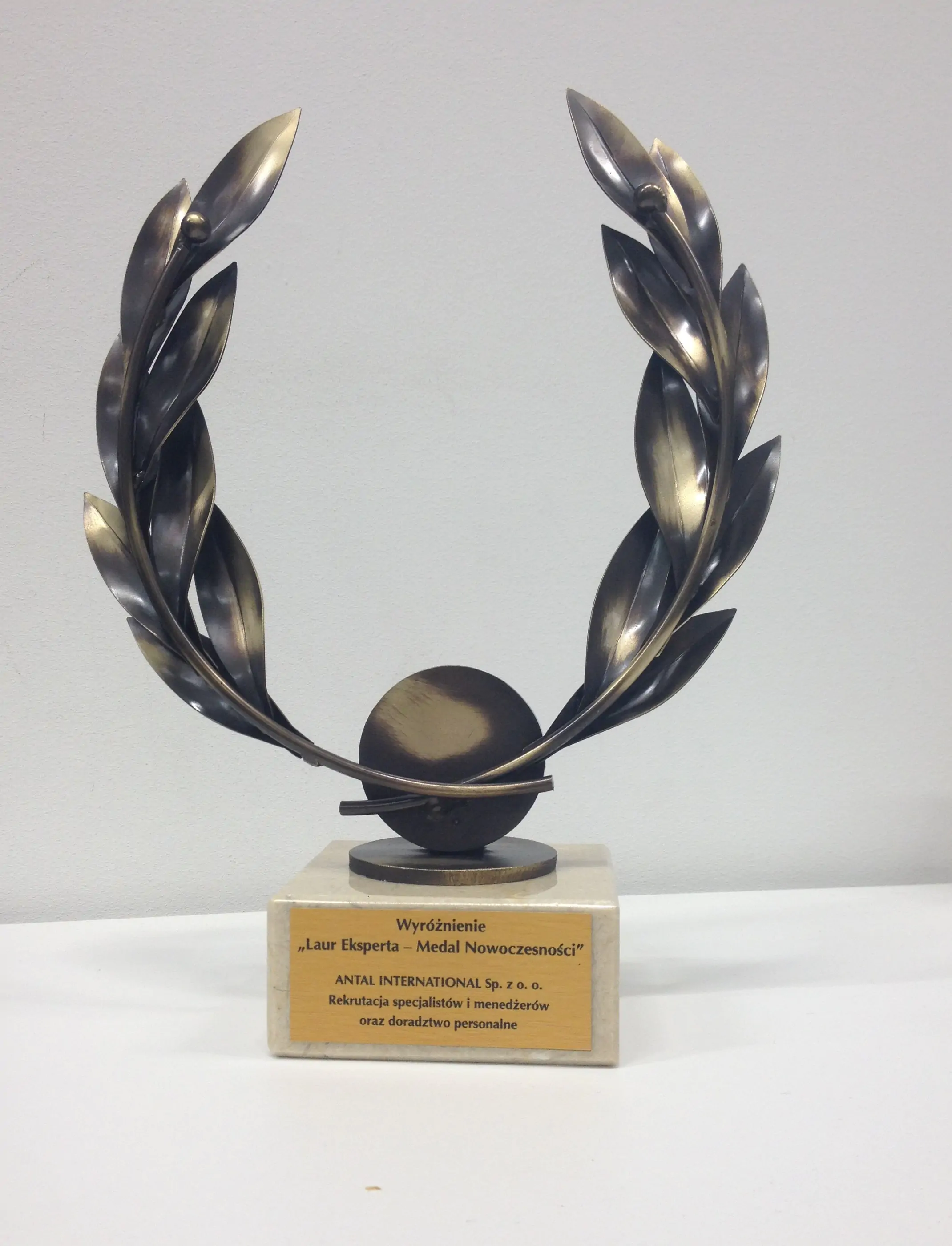 Antal z wyróżnieniem "Laur Eksperta - Medal Nowoczesności"