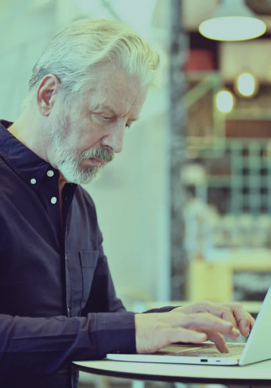 Czy pracownicy 50+ mają pod górkę na rynku pracy?