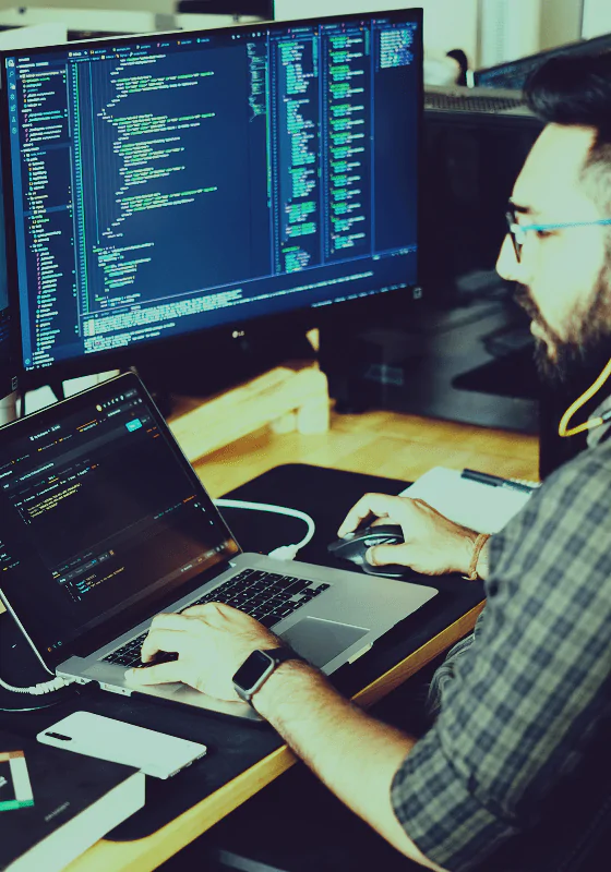 Programista java, python, c++, php. Na jakie zarobki może liczyć?