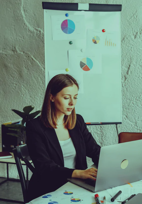 Specjaliści HR, administracji czy prawnicy? Która grupa może liczyć na najwyższe wynagrodzenie?