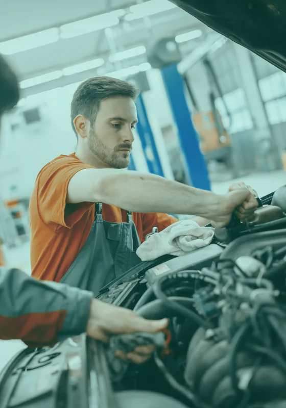 Automotive čelí odlivu odborníků, logistika zažívá boom