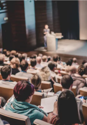 Stojí za to studovat. O jaké absolventy se strhne největší boj?