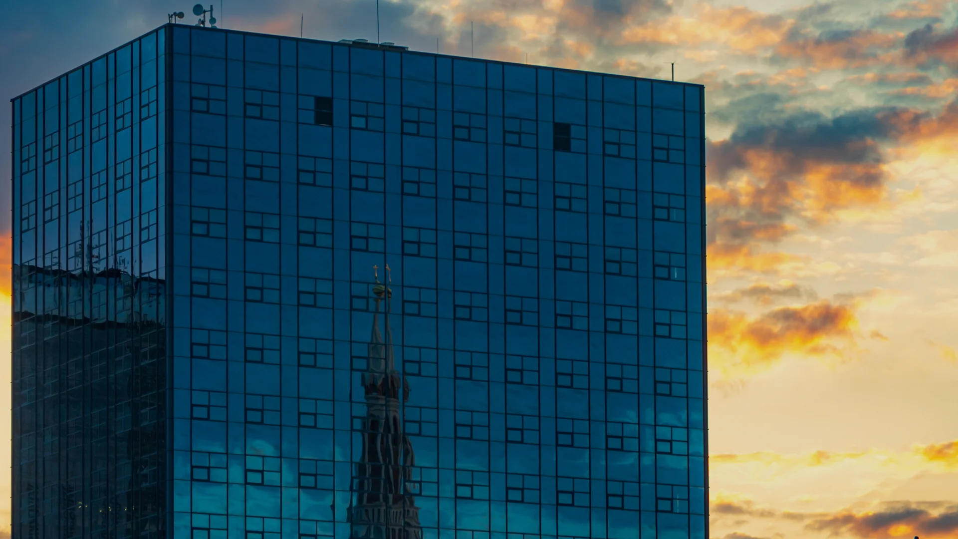 Łódź wzmacnia swoją pozycję inwestycyjną – stabilne fundamenty, rosnący potencjał rynku pracy i przestrzeń biurowa dopasowana do potrzeb biznesu